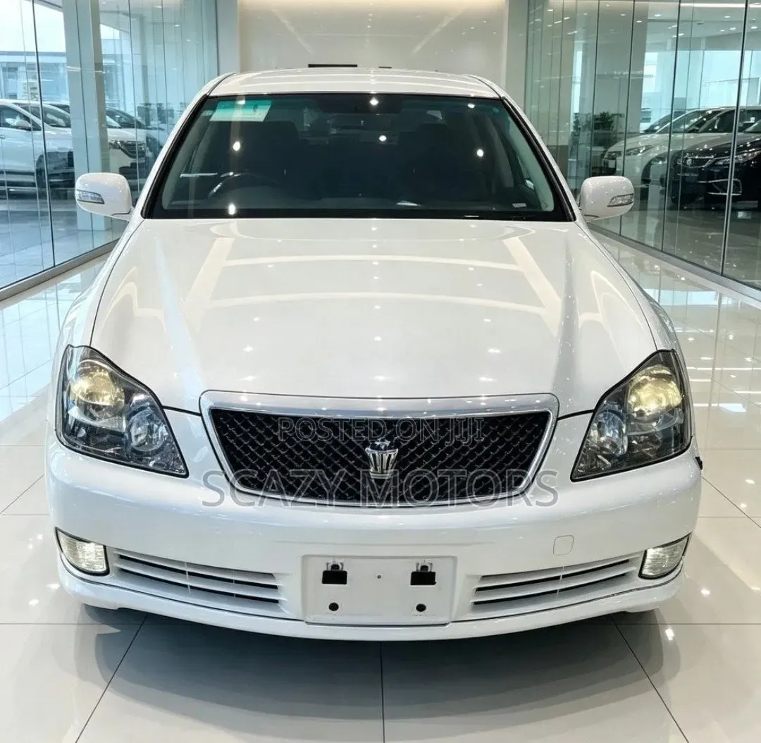 Toyota Crown 2006 White