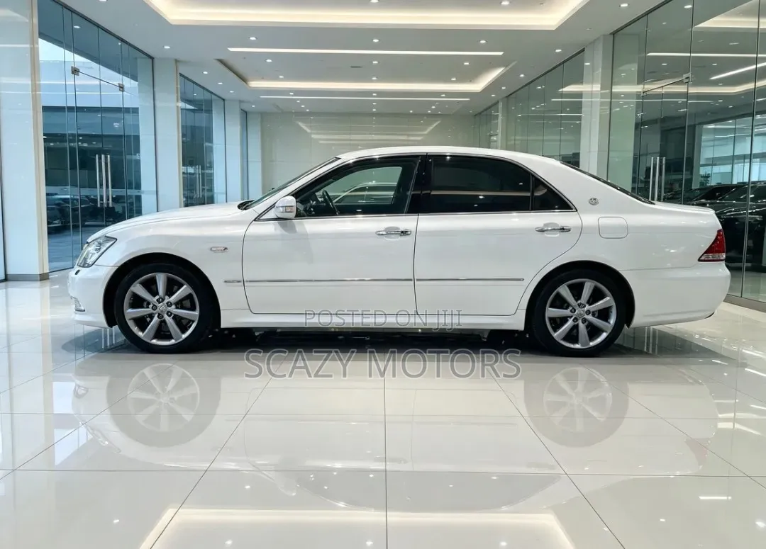 Toyota Crown 2006 White