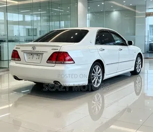 Toyota Crown 2006 White