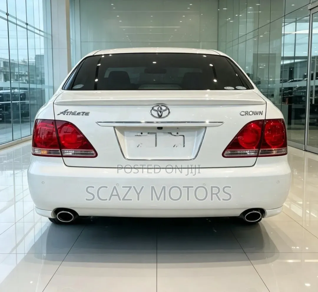 Toyota Crown 2006 White