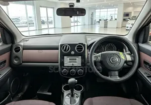 Mazda Verisa 2008 Orange