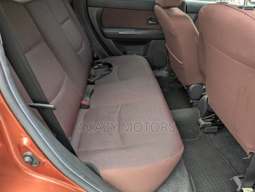 Mazda Verisa 2008 Orange