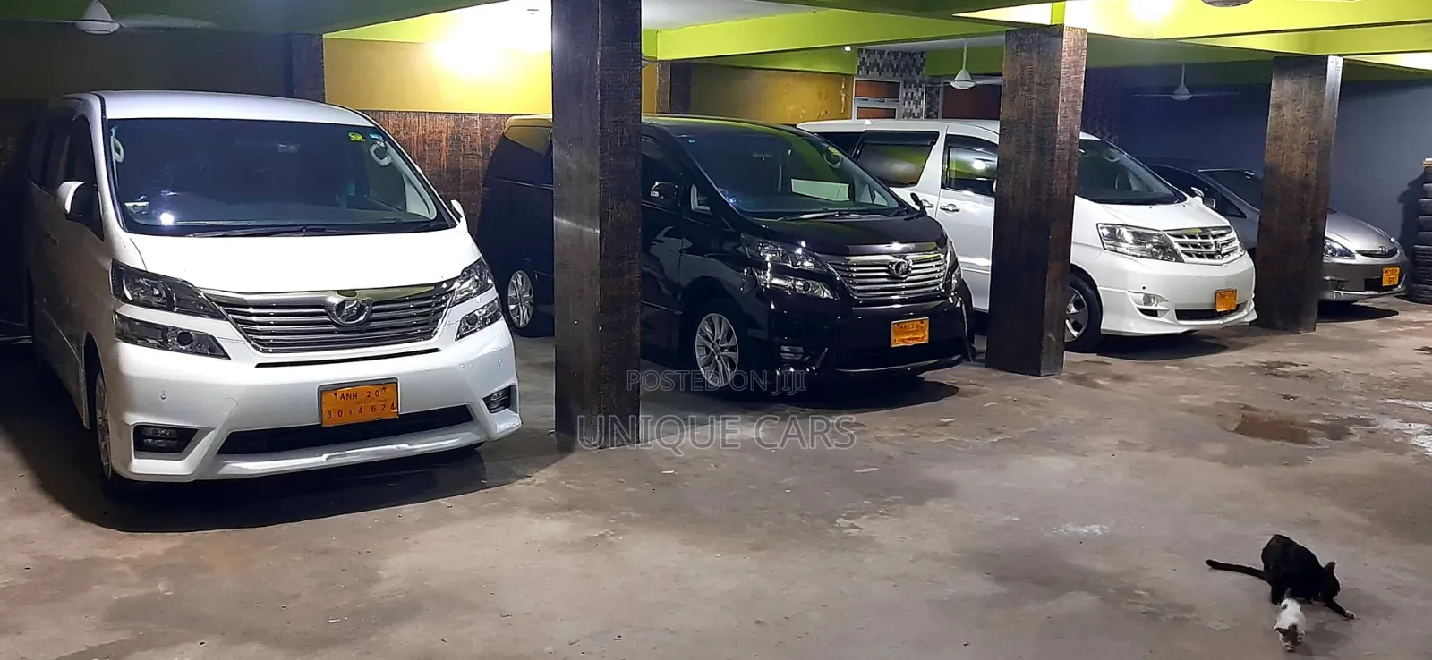 Toyota Vellfire 2009 Gold