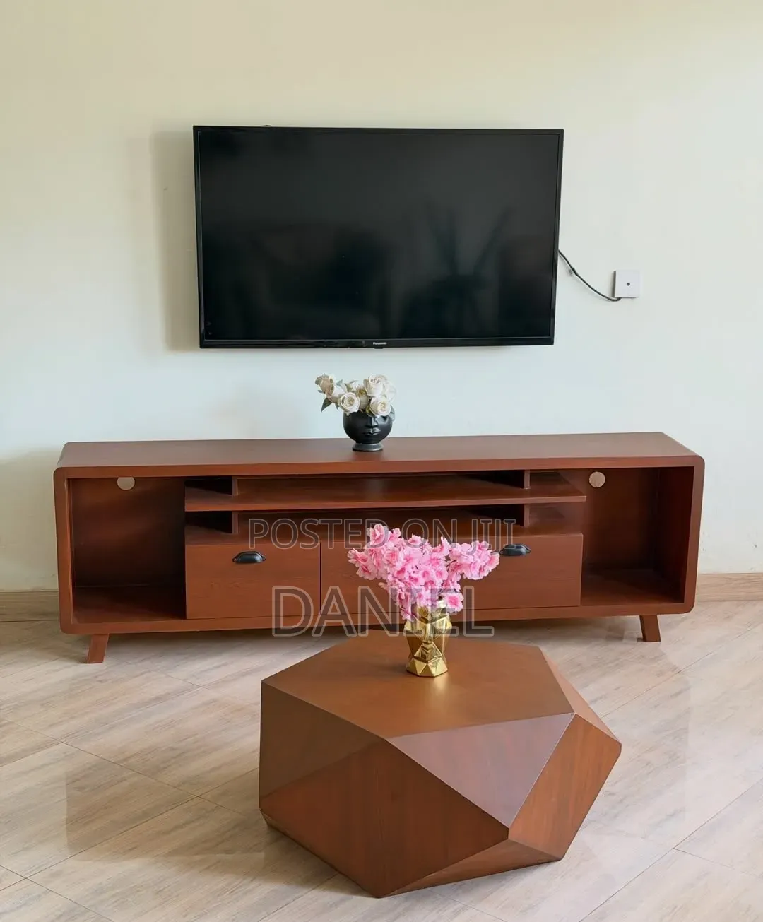 TV Showcase Na Coffee Table Wood Color