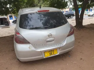 Nissan Tiida 2003 Silver