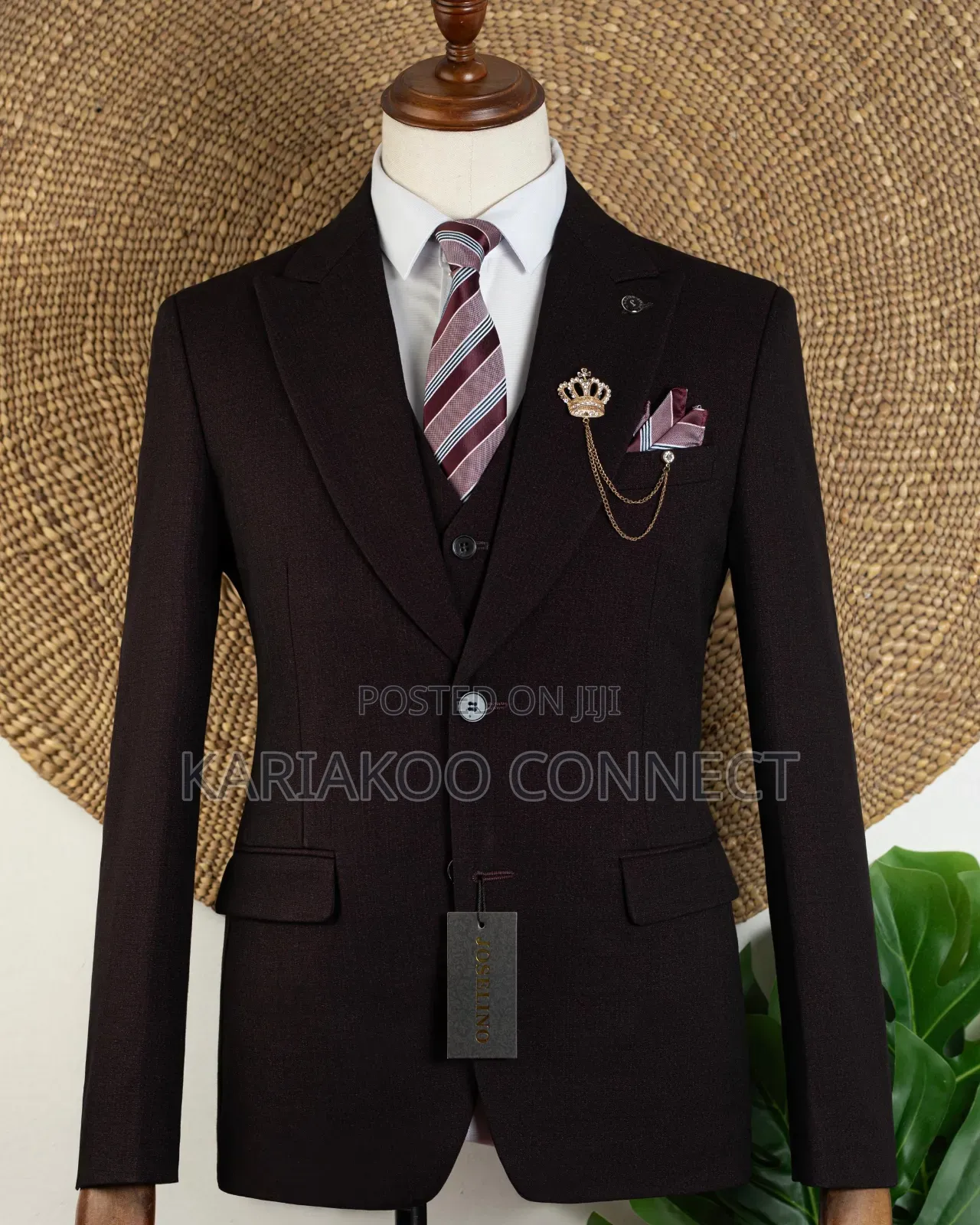 Men Expensive Look Suit