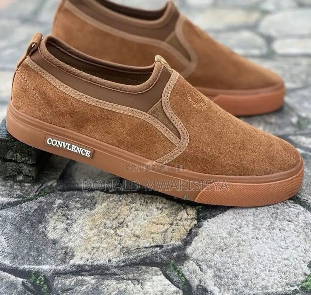 Convlence Sneakers