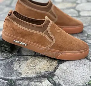 Convlence Sneakers