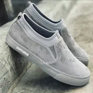 Convlence Sneakers