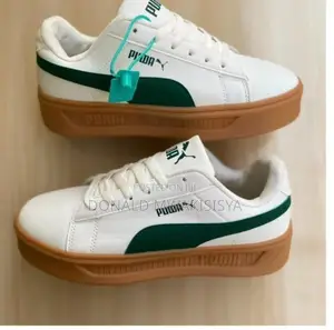 Puma Sneakers
