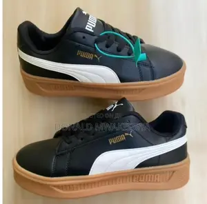 Puma Sneakers