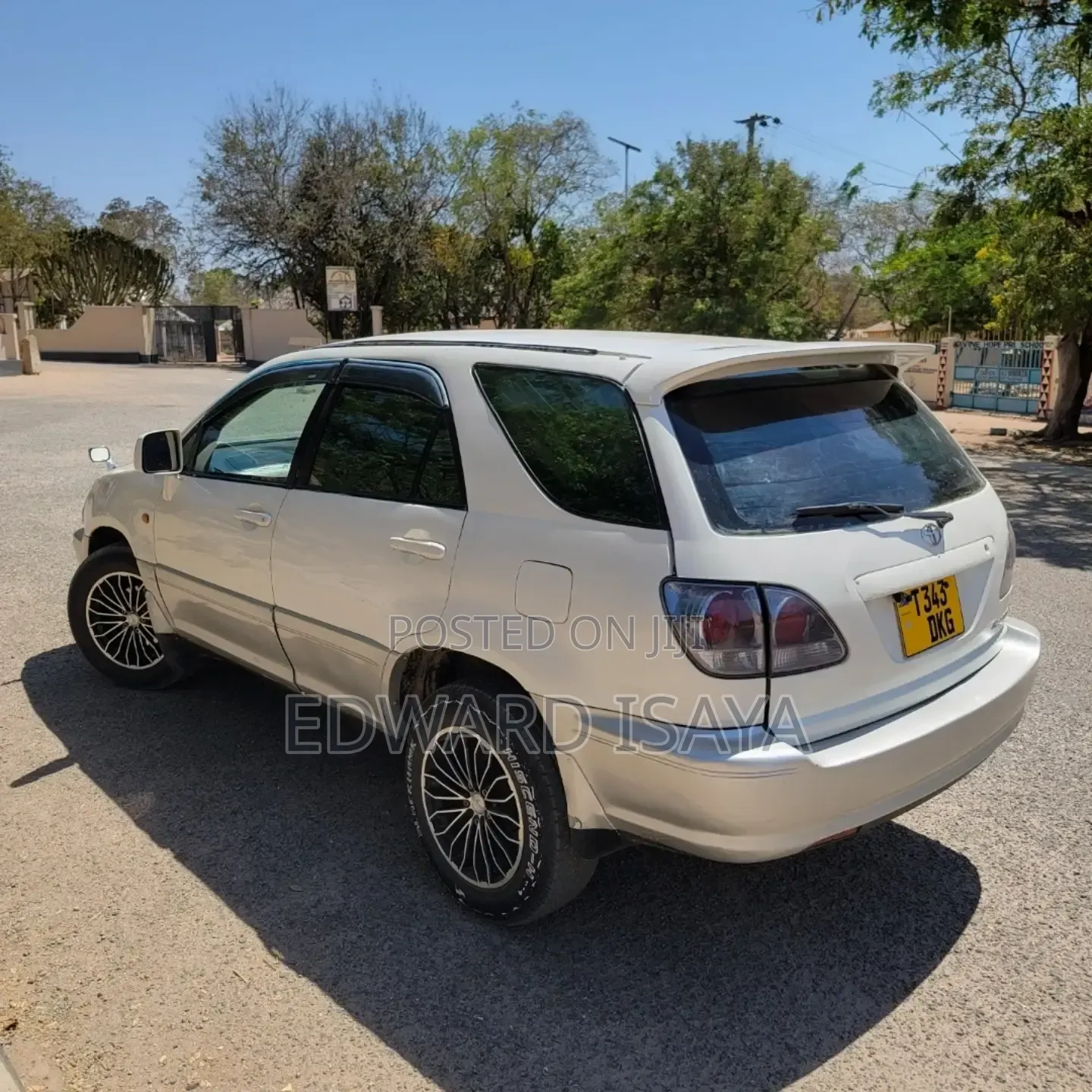 Toyota Harrier 2005 White