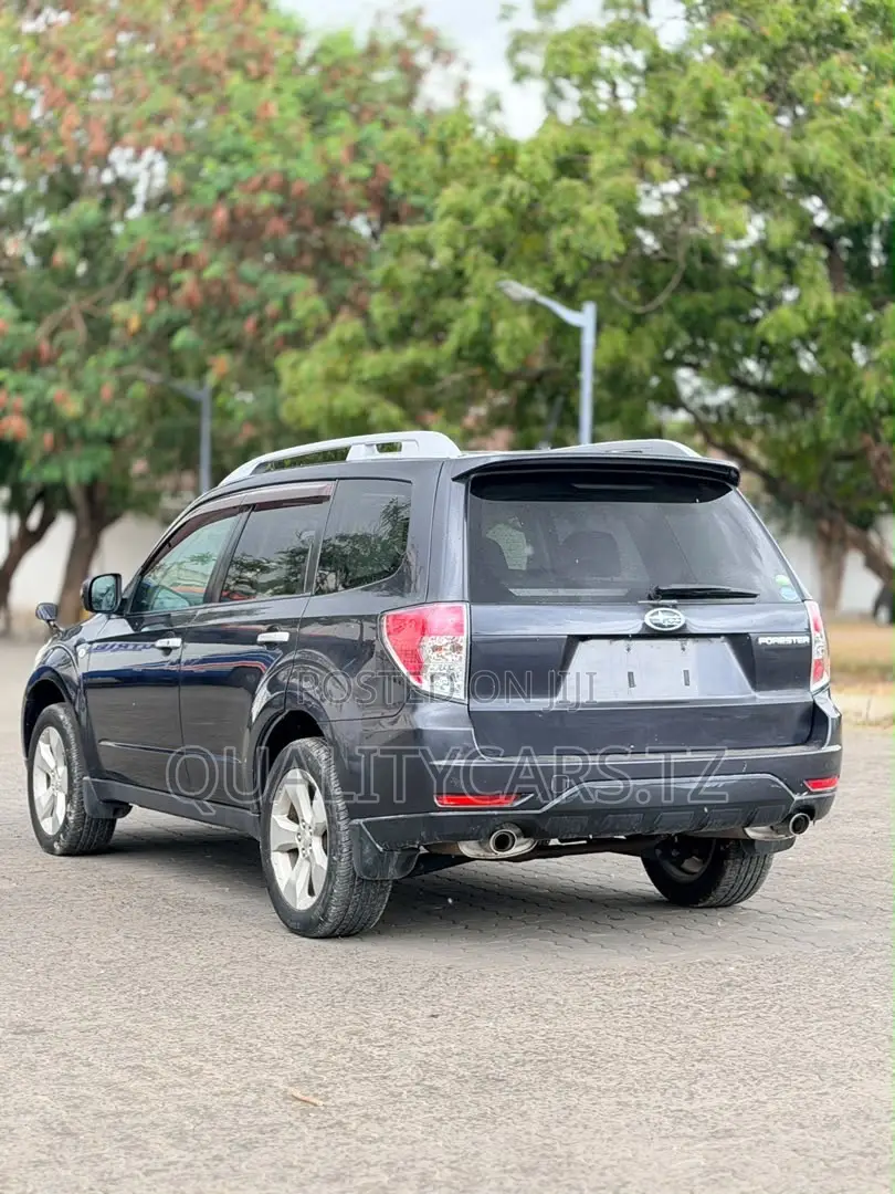 Subaru Forester 2010 Black