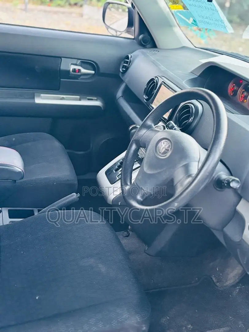 Toyota Corolla Rumion 2009 White