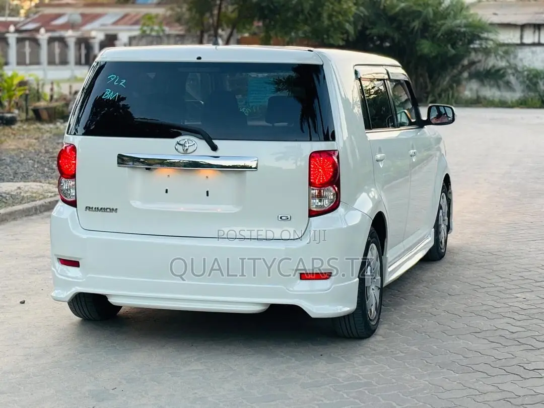 Toyota Corolla Rumion 2009 White