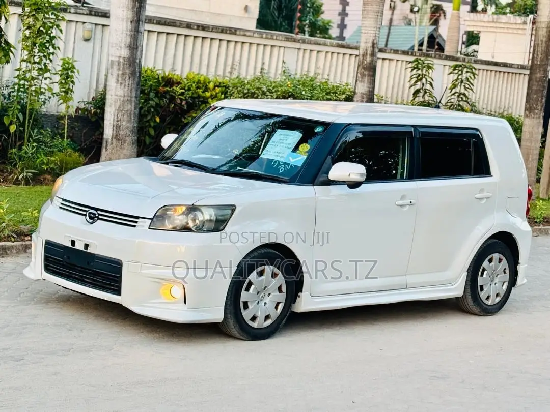 Toyota Corolla Rumion 2009 White