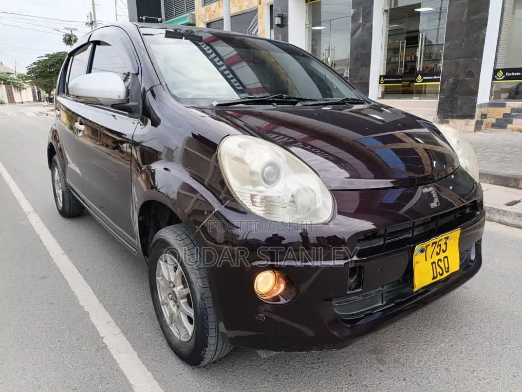 Toyota Passo 2011 Black
