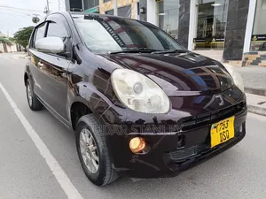 Toyota Passo 2011 Black