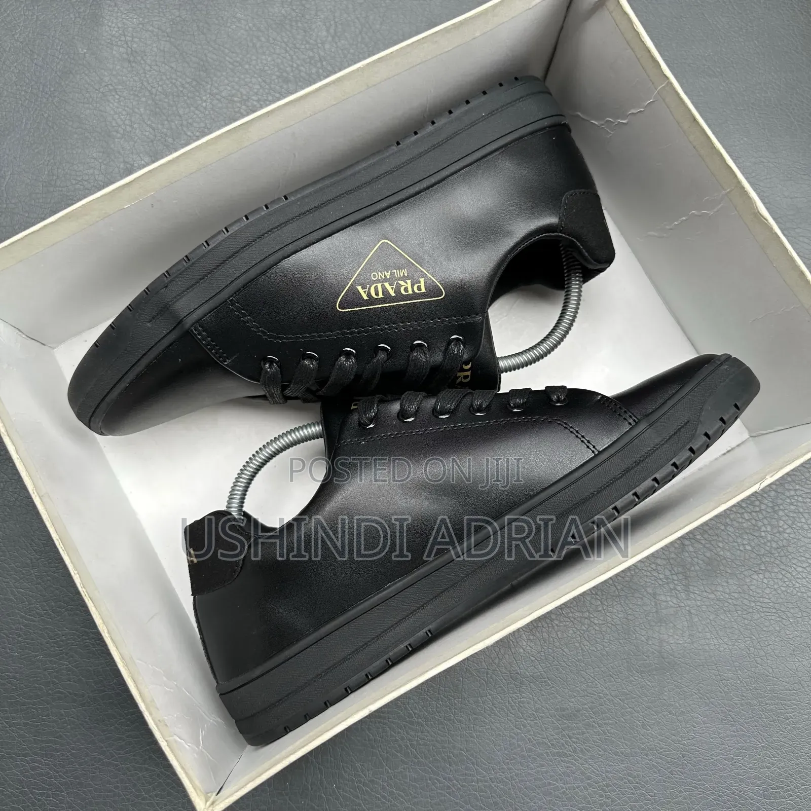 prada—calvion Shoesbrand: Prada