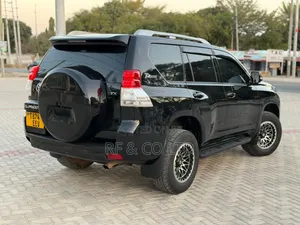 Toyota Land Cruiser Prado 2010 Black