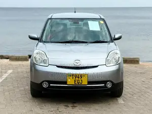 Mazda Verisa 2010 Silver