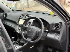 Toyota Vanguard 2010 Black