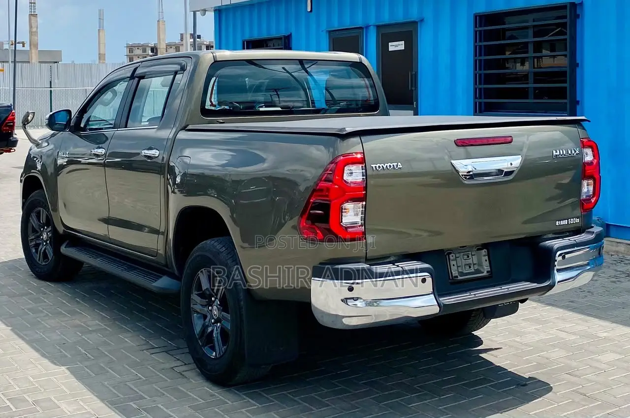 Toyota Hilux Revo Double Cab Deisel 2.4 AWD 2022 Gray