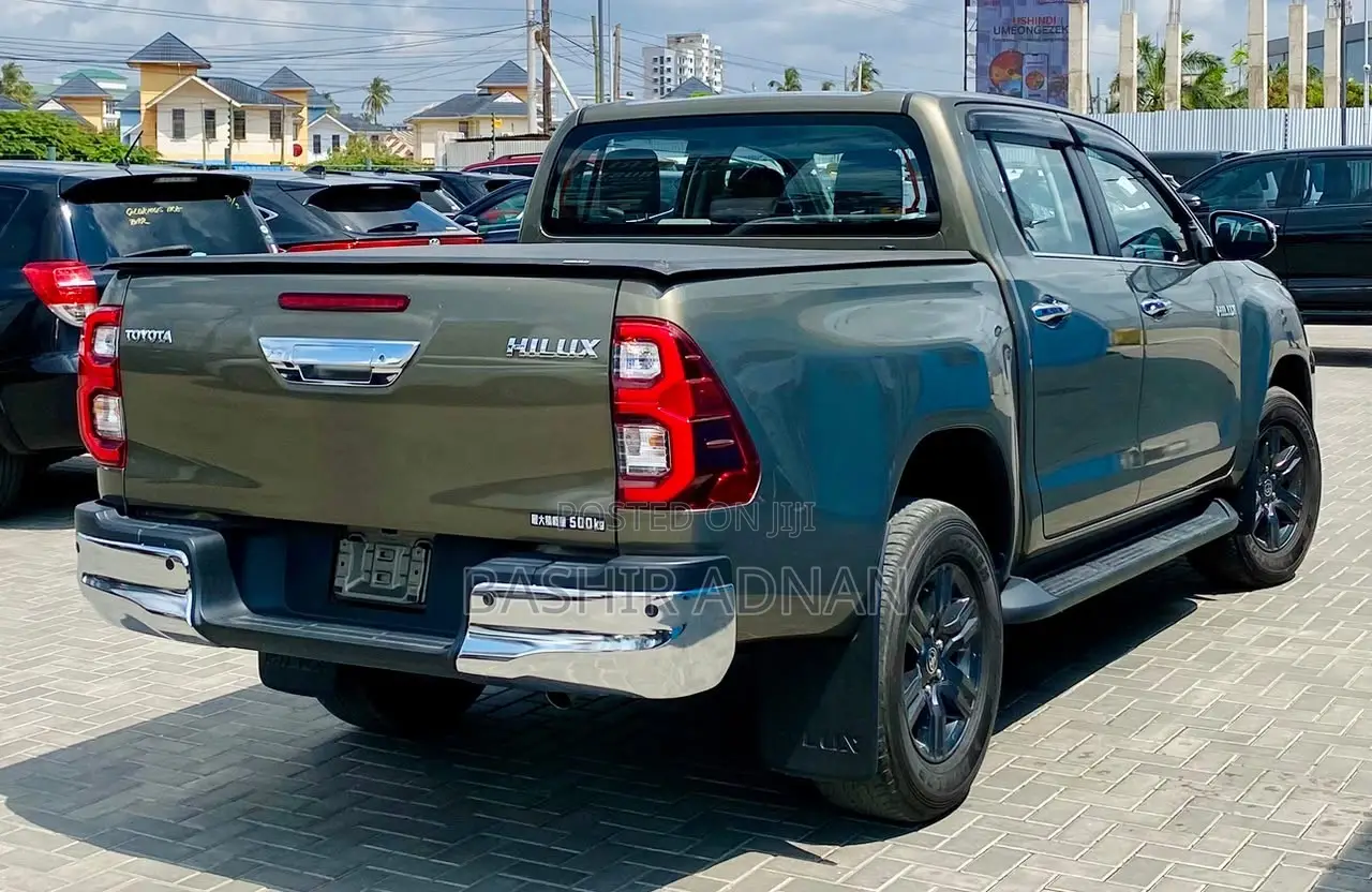 Toyota Hilux Revo Double Cab Deisel 2.4 AWD 2022 Gray