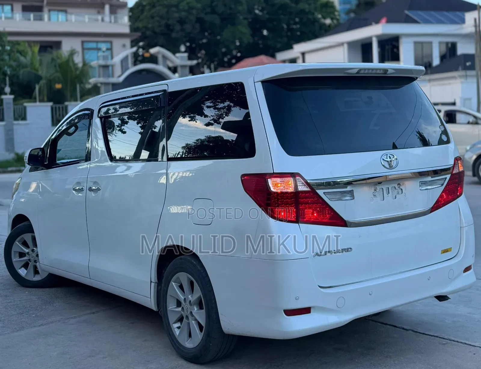Toyota Alphard 2009 White