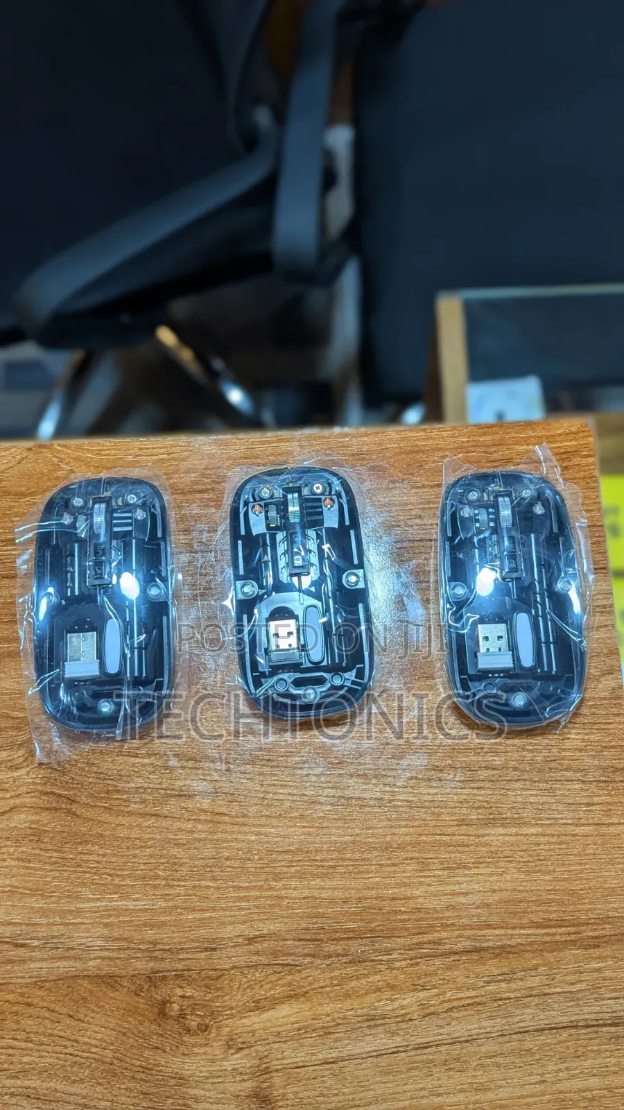 Transparent Wireless Mouse — TZS 35,000