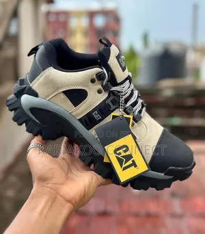 Urban Shadow Cat Boot