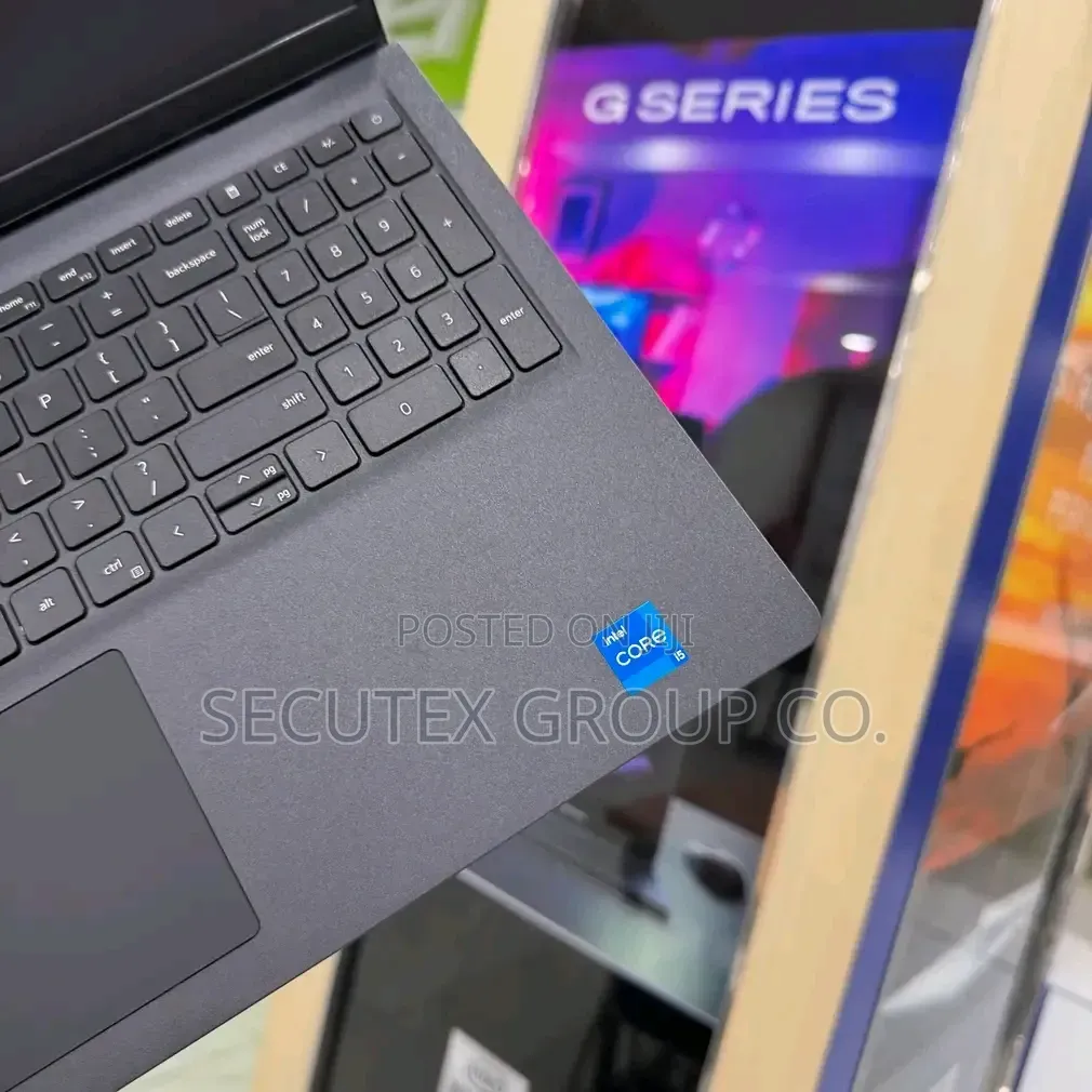New Laptop Dell 8GB Intel Core i5 SSD 512GB