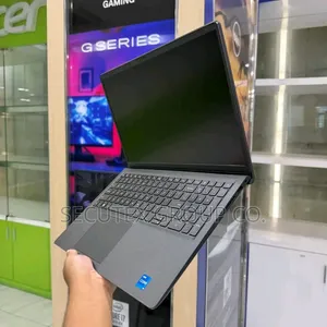 New Laptop Dell 8GB Intel Core i5 SSD 512GB