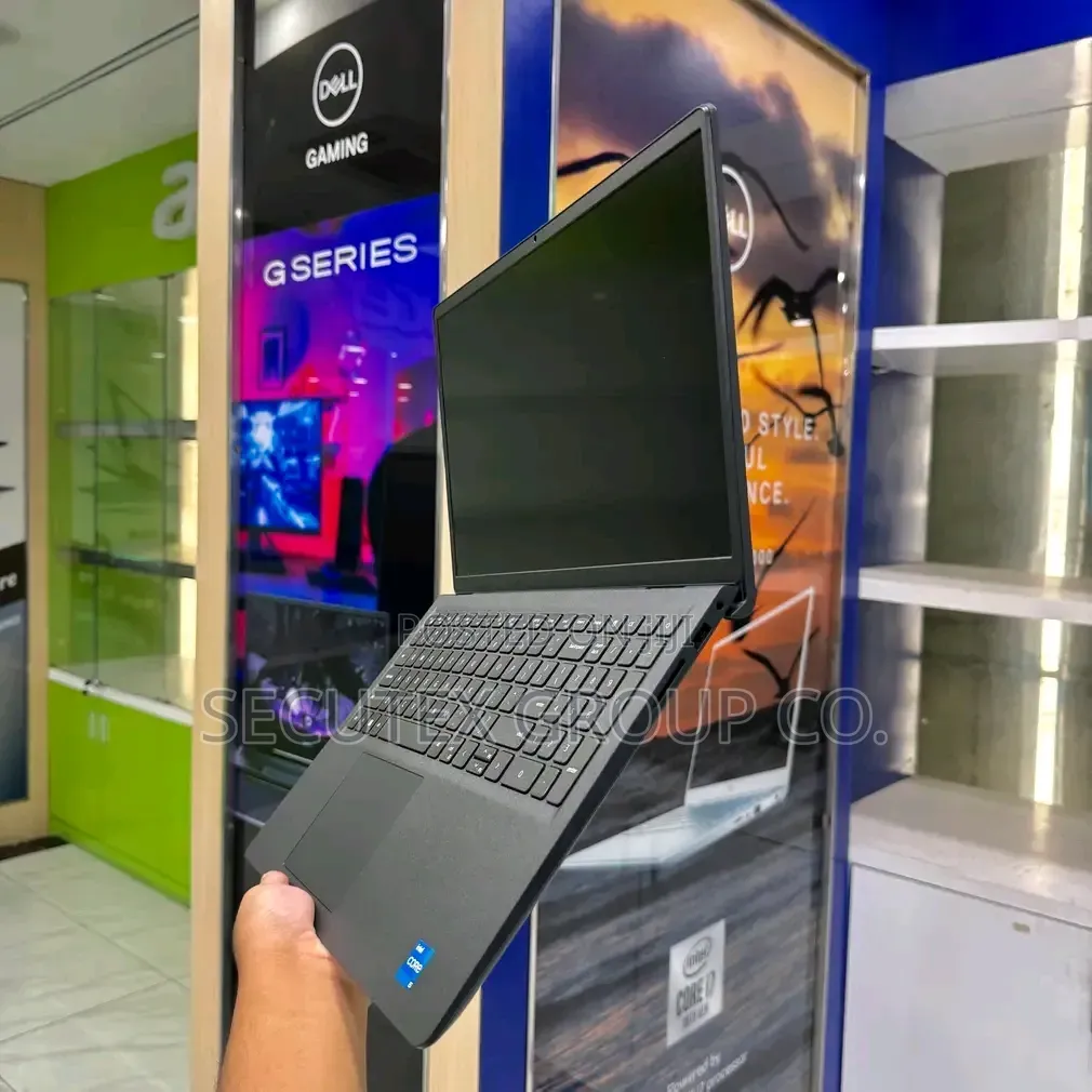 New Laptop Dell 8GB Intel Core i5 SSD 512GB