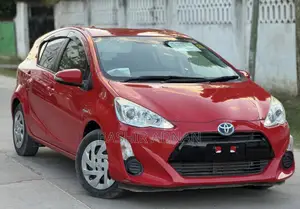 Toyota Aqua 2016 Red