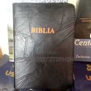 Biblia Ya Maandiko Matakatifu Zenye Cover