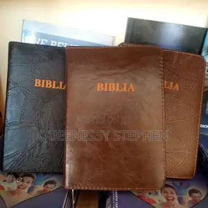 Biblia Ya Maandiko Matakatifu Zenye Cover