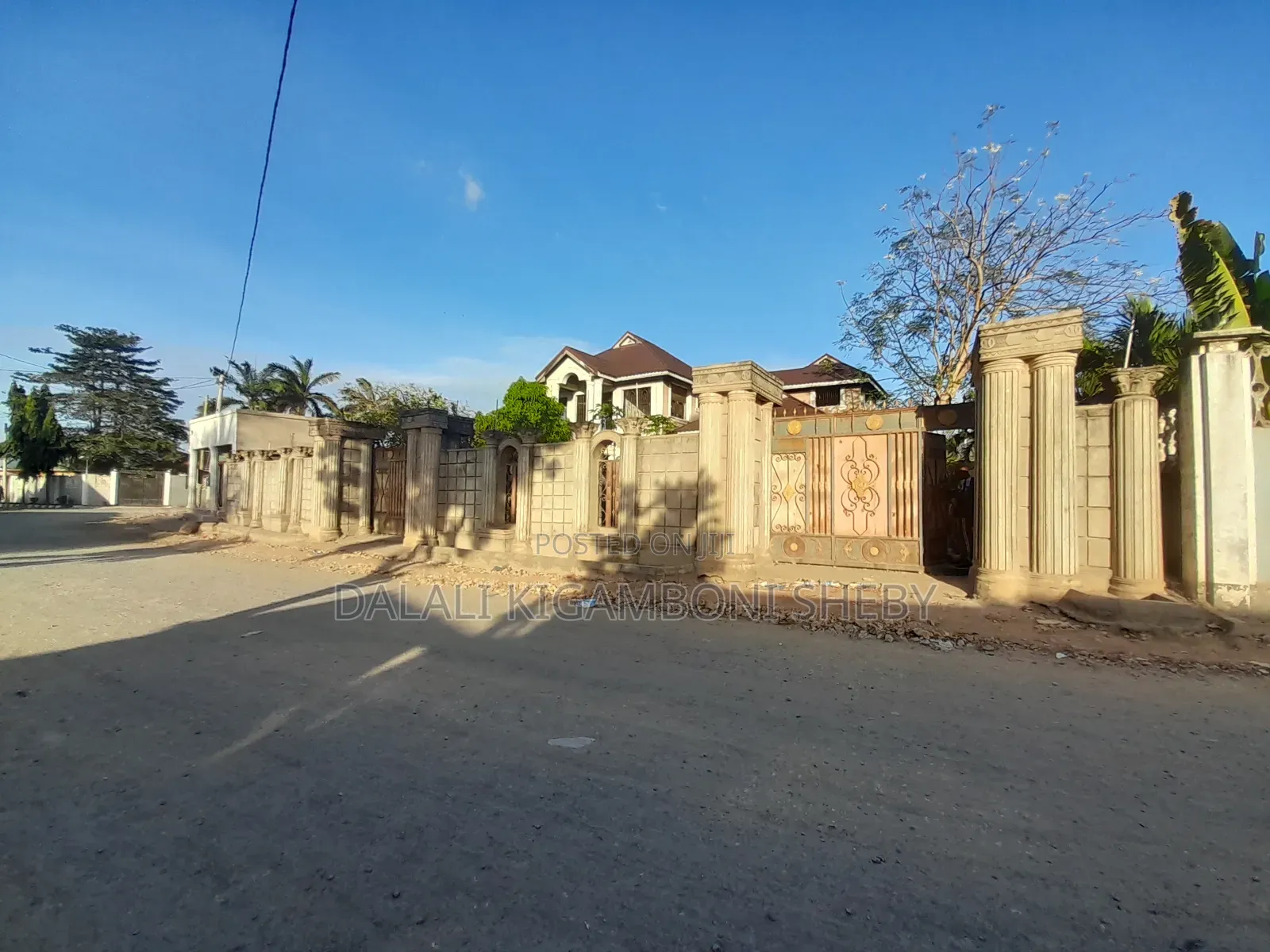 6bdrm Apartment in Kigamboni Kibada for sale